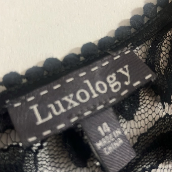 Luxology Womens Black Lace and Sheer lined three quarter sleeves Dress Size 14 - Picture 5 of 16